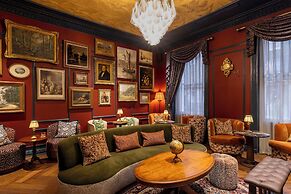 Bertrand's Townhouse