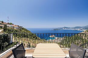 The View - Apartment with pool