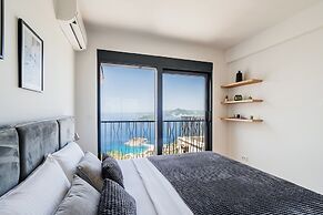 The View - Apartment with pool
