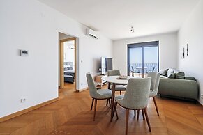 The View - Apartment with pool