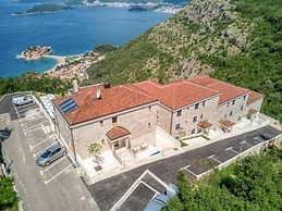 The View - Apartment with pool