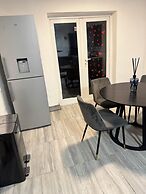Corporate 3bedroom home with parking