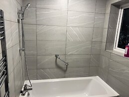 Corporate 3bedroom home with parking