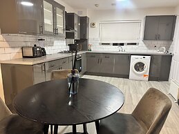 Corporate 3bedroom home with parking