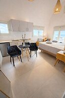 Apeiron Akrotiri by Apeiron Hotels