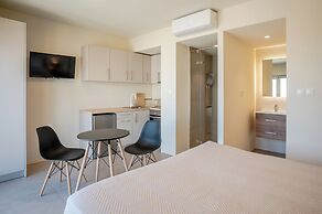 Apeiron Akrotiri by Apeiron Hotels