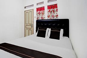 OYO 95065 Villa Ade