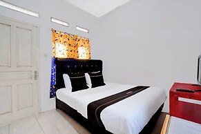 OYO 95065 Villa Ade