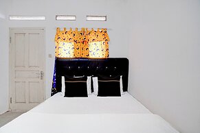OYO 95065 Villa Ade