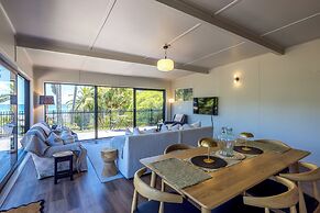 Moana Beach House - Absolute Beachfront