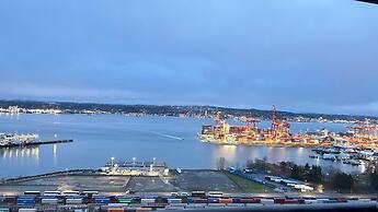 Ocean View Condo . Downtown Vancouver