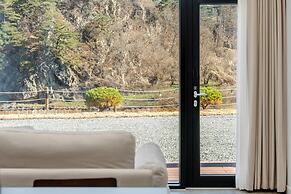 Hongcheon Yeoyoochae Pension