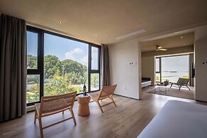 CLOUD RETREAT