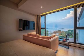 CLOUD RETREAT