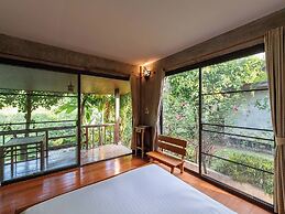 Lion Cafe Resort