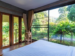 Lion Cafe Resort