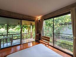 Lion Cafe Resort