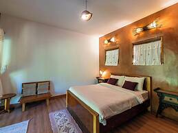 Lion Cafe Resort