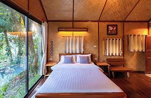 Lion Cafe Resort