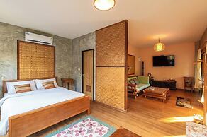 Lion Cafe Resort