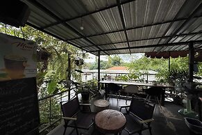 Mataburi River Kwai Resort