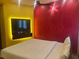 White Yellow Residency