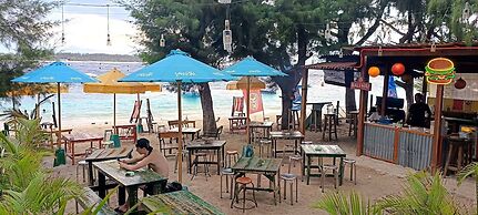 Gili Beach Bum Hostel