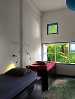 Gili Beach Bum Hostel