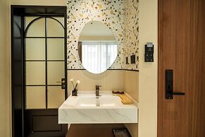 Jingdezhen Streamside B&B (Taoxichuan Cultural & Creative Zone Branch)
