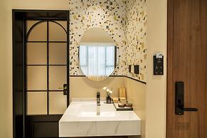 Jingdezhen Streamside B&B (Taoxichuan Cultural & Creative Zone Branch)