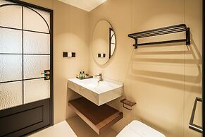 Jingdezhen Streamside B&B (Taoxichuan Cultural & Creative Zone Branch)