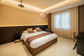 Jingdezhen Streamside B&B (Taoxichuan Cultural & Creative Zone Branch)