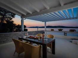 Modern Villa With Pool Nancy