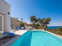 Modern Villa With Pool Nancy