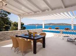 Modern Villa With Pool Nancy