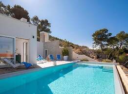 Modern Villa With Pool Nancy