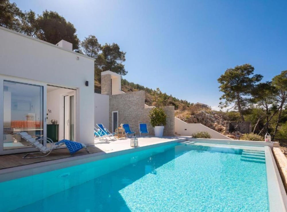 Modern Villa With Pool Nancy
