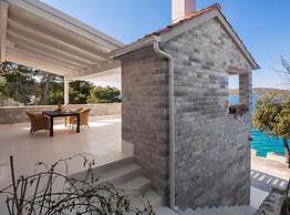 Modern Villa With Pool Nancy