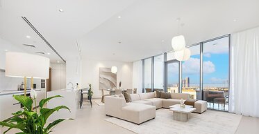LUX The Burj Khalifa Lagoon View Suite 5