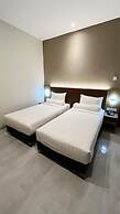 Front One Hotel Mesir Surabaya