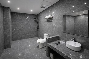 Front One Hotel Mesir Surabaya