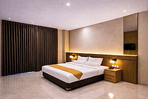 Front One Hotel Mesir Surabaya