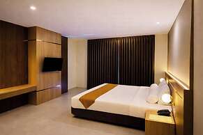 Front One Hotel Mesir Surabaya