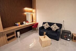 Front One Hotel Mesir Surabaya