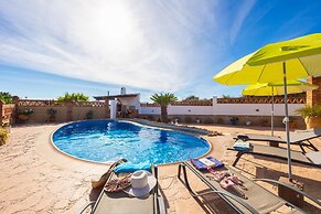 Villa Baena in Macaca
