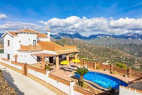Villa Baena in Macaca