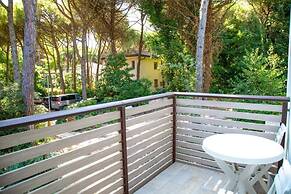 Comfy Accommodation With Balcony