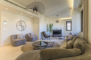 Achrafieh Gate - Modern 3-BR Apartments