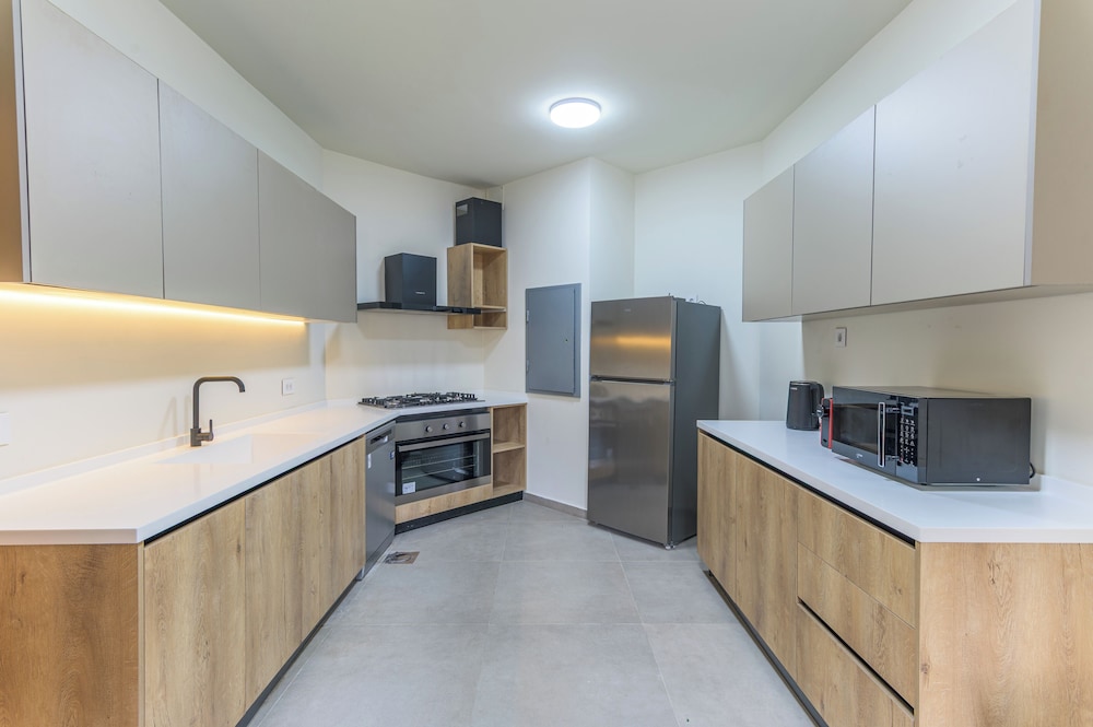 Achrafieh Gate - Modern 3-BR Apartments