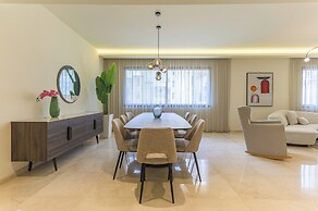 Achrafieh Gate - Modern 3-BR Apartments